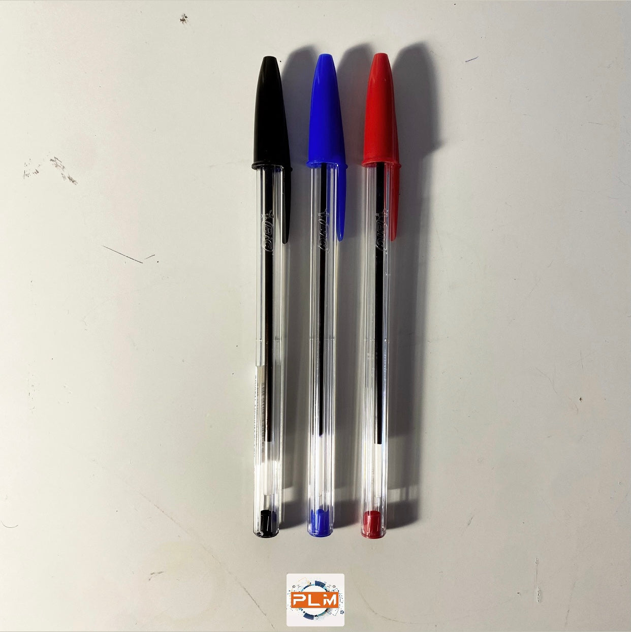 Penna a sfera Bic Cristal classica punta 1.0mm per un tratto di scrittura medio - colori assortiti